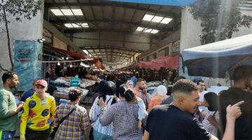 خلال العطلات ..منطقة أسواق بورسعيد تشهد إقبالٱ كبيراً من المواطنين