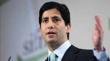 المحافظ السابق للاحتياطي الفيدرالي الأمريكي ينتقد سياسات البنك المركزي لخروجه عن مساره