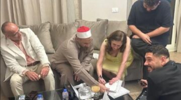 محمود شاهين يحتفل بعقد قرآن والدته على سفير •• صور