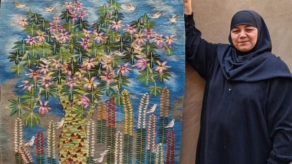 من بين خيوط الصمت.. سيدة مصرية تنسج المجد من قلب «الحرانية» من بين خيوط الصمت.. سيدة مصرية تنسج المجد من قلب «الحرانية»