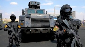 خطف الموبايل وهرب.. القبض على المتهمين بسرقة هاتف شخص يستقل ميكروباص أعلى الدائري بالجيزة