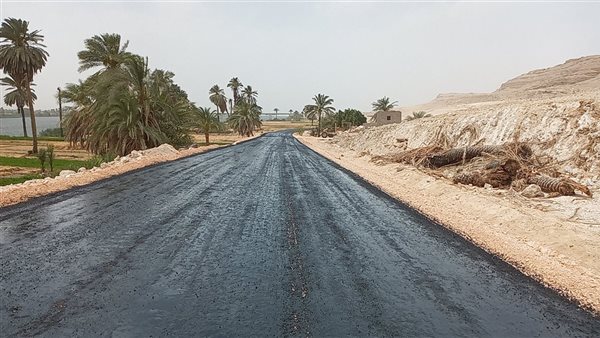 أسيوط: بدء رصف طريق دير القصير بطول 5 كم