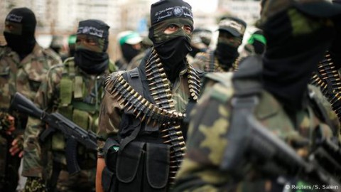 قيادي بـ”حماس” يؤكد استعداد الحركة قبول “صفقة” مع إسرائيل لإنهاء الحرب وإطلاق سراح الرهائن وهدنة لمدة 5 سنوات قيادي بـ”حماس” يؤكد استعداد الحركة قبول “صفقة” مع إسرائيل لإنهاء الحرب وإطلاق سراح الرهائن وهدنة لمدة 5 سنوات