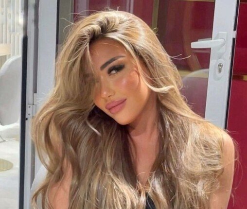 سارة سلامة تخطف الأنظار بإطلالة بفستان جينز في أحدث ظهور لها سارة سلامة تخطف الأنظار بإطلالة بفستان جينز في أحدث ظهور لها