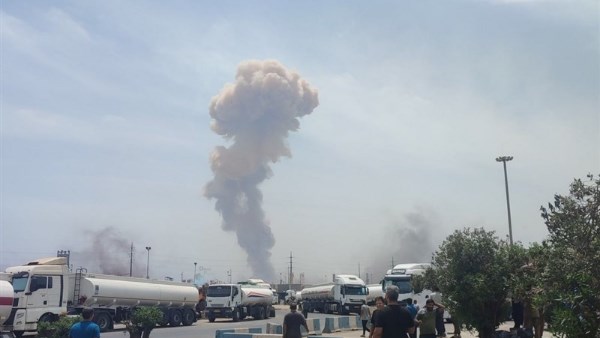 انفجار ميناء في إيران.. دمار مبنى بالكامل وإصابة عدد من الموظفين انفجار ميناء في إيران.. دمار مبنى بالكامل وإصابة عدد من الموظفين
