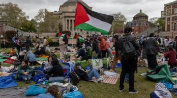 طلاب كولومبيا يعتزمون إعادة نصب مخيمات مؤيدة لفلسطين في الحرم الجامعي