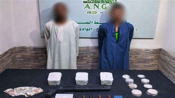 بقيمة 2 مليون جنيه.. الداخلية تضبط أخطر ديلرين للسم الأبيض بأسيوط بقيمة 2 مليون جنيه.. الداخلية تضبط أخطر ديلرين للسم الأبيض بأسيوط