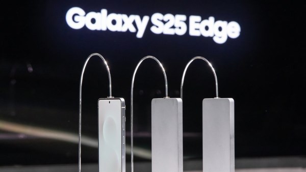 سامسونج تعلن الحرب على آبل.. S25 Edge يسبق iPhone 17 Air بخطوة كبيرة سامسونج تعلن الحرب على آبل.. S25 Edge يسبق iPhone 17 Air بخطوة كبيرة