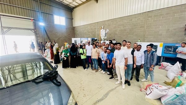 للربط بين النظري والعملي.. طلاب تكنولوجيا وتعليم سوهاج في زيارة للمنطقة الصناعية بجرجا للربط بين النظري والعملي.. طلاب تكنولوجيا وتعليم سوهاج في زيارة للمنطقة الصناعية بجرجا