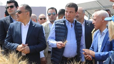 "الزراعة": غرف عمليات بجميع المحافظات لمتابعة عمليات الحصاد والتوريد وعلاج مشكلات المزارعين "الزراعة": غرف عمليات بجميع المحافظات لمتابعة عمليات الحصاد والتوريد وعلاج مشكلات المزارعين