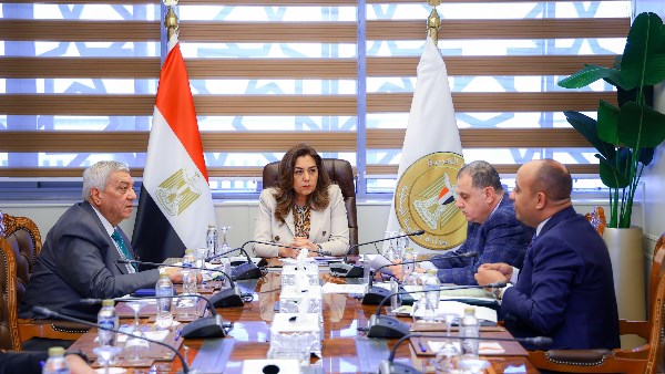 منال عوض تتابع تراخيص المحال العامة بمختلف المحافظات منال عوض تتابع تراخيص المحال العامة بمختلف المحافظات