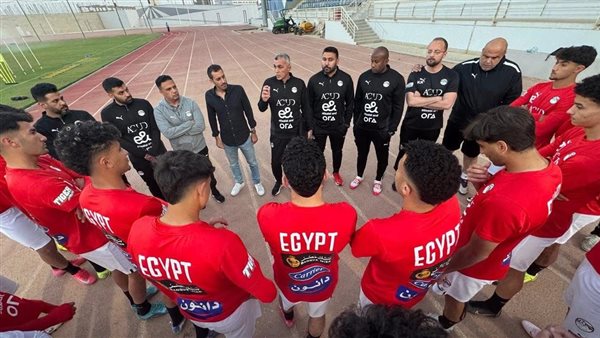 المنتخب الوطني تحت 20 سنة بالزي التقليدي أمام جنوب إفريقيا بافتتاح كأس الأمم المنتخب الوطني تحت 20 سنة بالزي التقليدي أمام جنوب إفريقيا بافتتاح كأس الأمم