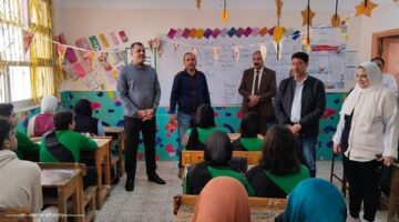 إقبال كبير على المراجعات المجانية في مدارس دمياط