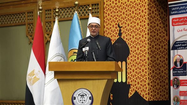 مفتي الجمهورية: تعزيز جهود بناء الإنسان ضرورة لمواجهة تحديات العصر مفتي الجمهورية: تعزيز جهود بناء الإنسان ضرورة لمواجهة تحديات العصر