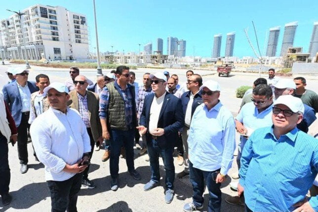 وزير الإسكان يتفقد كمبوند «مزارين» والممشى السياحي والمنطقة الترفيهية بالعلمين الجديدة وزير الإسكان يتفقد كمبوند «مزارين» والممشى السياحي والمنطقة الترفيهية بالعلمين الجديدة