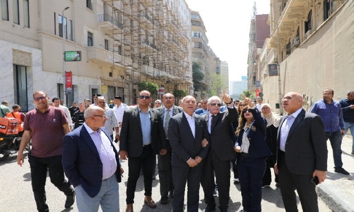 لإحياء المنطقة الخديوية.. محافظة القاهرة تناقش الخطوات التنفيذية لإعادة تشغيل مقهى جروبي بميدان طلعت حرب لإحياء المنطقة الخديوية.. محافظة القاهرة تناقش الخطوات التنفيذية لإعادة تشغيل مقهى جروبي بميدان طلعت حرب