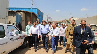 وزير الزراعة يوجه بمضاعفة المشروعات الإنتاجية التي تنفذها الجمعيات الزراعية وزير الزراعة يوجه بمضاعفة المشروعات الإنتاجية التي تنفذها الجمعيات الزراعية
