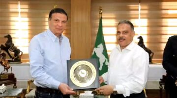 وزير الزراعة يعقد اجتماعًا مع محافظ الشرقية لبحث سبل الارتقاء بالقطاع الزراعي