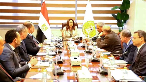 وزيرة التنمية المحلية: حريصون على تحسين كفاءة الإنفاق والاستثمار.. ونهتم باحتياجات المواطن وزيرة التنمية المحلية: حريصون على تحسين كفاءة الإنفاق والاستثمار.. ونهتم باحتياجات المواطن