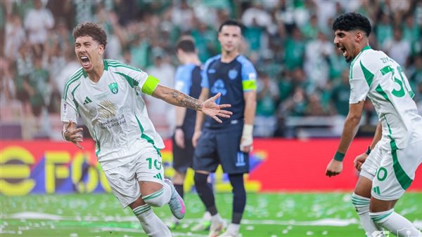 الأهلي يضرب بوريرام بثلاثية في الشوط الأول الأهلي يضرب بوريرام بثلاثية في الشوط الأول