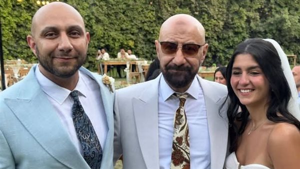 أبرزهم لبلبة وأنوشكا.. بهاء الدين محمد يحتفل بزفاف نجله (صور) أبرزهم لبلبة وأنوشكا.. بهاء الدين محمد يحتفل بزفاف نجله (صور)