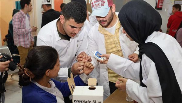 الكشف على 695 مواطن في قافلة طبية لجامعة المنيا الكشف على 695 مواطن في قافلة طبية لجامعة المنيا