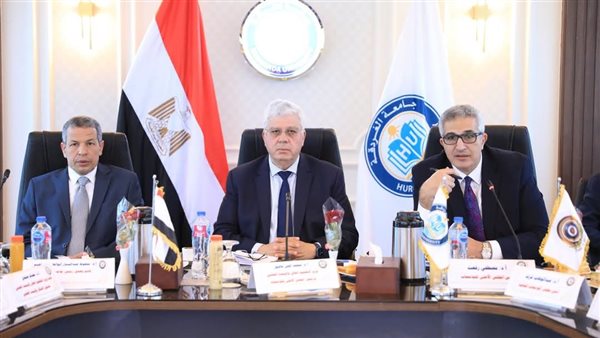 رئيس جامعة المنصورة يشارك في اجتماع المجلس الأعلى للجامعات بجامعة الغردقة رئيس جامعة المنصورة يشارك في اجتماع المجلس الأعلى للجامعات بجامعة الغردقة