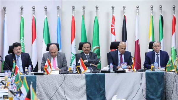 وزير النقل اليمنى يشيد بمدينة العلمين الجديدة: «شىء لم يخطر على بالنا» وزير النقل اليمنى يشيد بمدينة العلمين الجديدة: «شىء لم يخطر على بالنا»