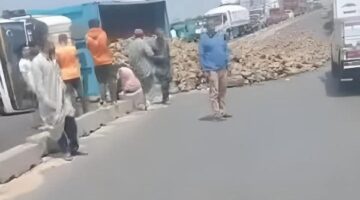 المنوفية .. إنقلاب سيارة محملة بالبنجر علي الطريق الإقليمي