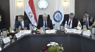 رئيس جامعة سوهاج يشارك باجتماع المجلس الأعلى للجامعات بجامعة الغردقة
