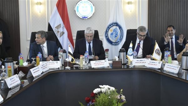 رئيس جامعة سوهاج يشارك باجتماع المجلس الأعلى للجامعات بجامعة الغردقة رئيس جامعة سوهاج يشارك باجتماع المجلس الأعلى للجامعات بجامعة الغردقة