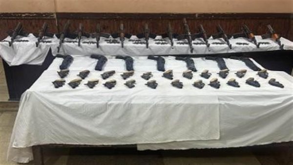 حملات أمنية واسعة لضبط المواد المخدرة والأسلحة في أسيوط حملات أمنية واسعة لضبط المواد المخدرة والأسلحة في أسيوط