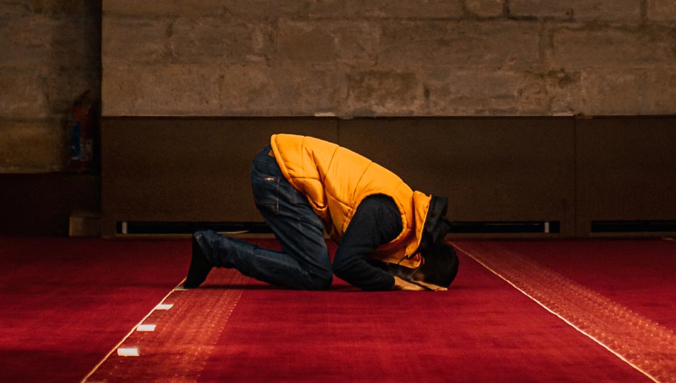 ما هو بديل سجود التلاوة عند تعذر أداؤه؟.. دار الإفتاء تجيب ما هو بديل سجود التلاوة عند تعذر أداؤه؟.. دار الإفتاء تجيب
