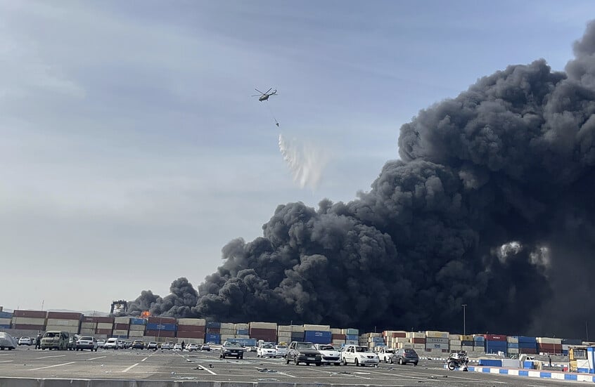 إيران تعلن ارتفاع حصيلة ضحايا انفجار الميناء إيران تعلن ارتفاع حصيلة ضحايا انفجار الميناء 
