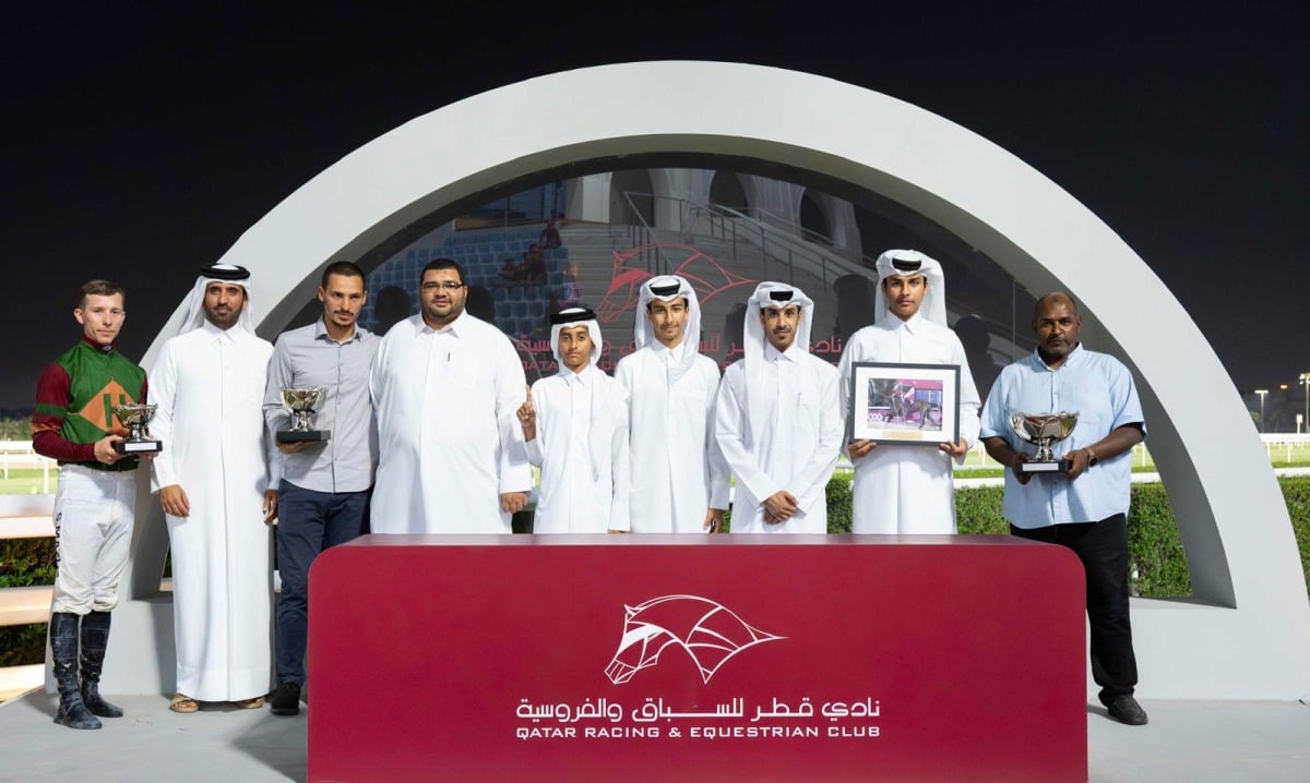 "كمكيت" تحصد كأس الغارية للخيل المهجنة الأصيلة "كمكيت" تحصد كأس الغارية للخيل المهجنة الأصيلة