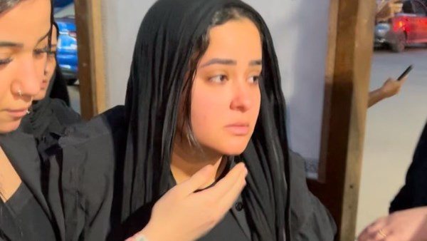 إصابة أرملة إبراهيم شيكا بجلطة في القدم إصابة أرملة إبراهيم شيكا بجلطة في القدم