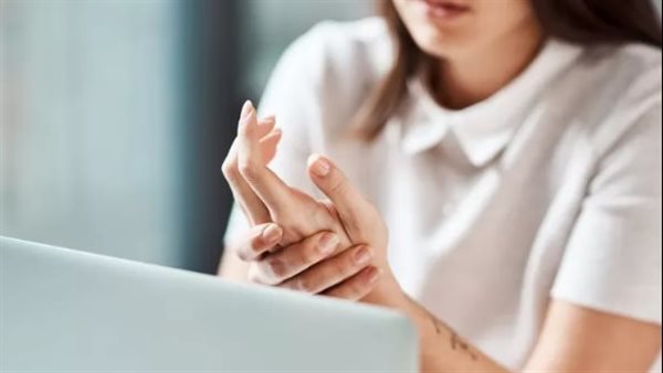 أسباب تنميل الأصابع وطرق الوقاية والتخلص منه أسباب تنميل الأصابع وطرق الوقاية والتخلص منه