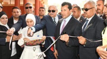 وزير الرياضة ومحافظ الجيزة يفتتحان منشآت رياضية جديدة بنادي حدائق الأهرام