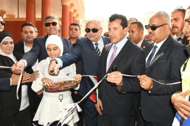 وزير الرياضة ومحافظ الجيزة يفتتحان منشآت رياضية جديدة بنادي حدائق الأهرام وزير الرياضة ومحافظ الجيزة يفتتحان منشآت رياضية جديدة بنادي حدائق الأهرام