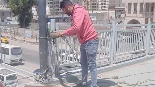 سرقة أجزاء من حديد كوبري الزوايدة بالإسكندرية وتدخل عاجل من الحي سرقة أجزاء من حديد كوبري الزوايدة بالإسكندرية وتدخل عاجل من الحي