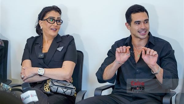 يوسف عمر: غادة عبد الرازق كسرت الرهبة بينا في أول مشاهد شباب امرأة يوسف عمر: غادة عبد الرازق كسرت الرهبة بينا في أول مشاهد شباب امرأة