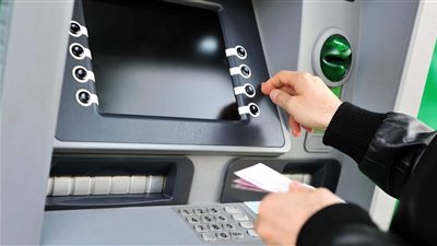 رسوم السحب والاستعلام من ماكينات ATM.. تفاصيل رسوم السحب والاستعلام من ماكينات ATM.. تفاصيل