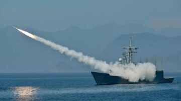 الحوثيون يعلنون إصابة 8 أشخاص في غارات أمريكية على صنعاء