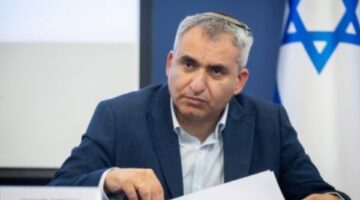وزير إسرائيلي يضع شروطًا لوقف القتال في غزة