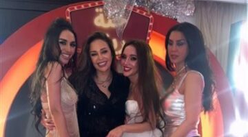بحضور داليا البحيري.. رنا رئيس تحتفل بحنتها رفقة صديقاتها