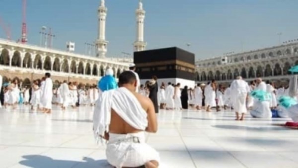 هل يجوز للمحرم إزالة شيء من شعره أو أظفاره أثناء إحرامه؟.. الأزهر يجيب هل يجوز للمحرم إزالة شيء من شعره أو أظفاره أثناء إحرامه؟.. الأزهر يجيب