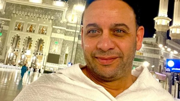 اللهم تقبل.. مصطفى قمر يؤدي مناسك العمرة اللهم تقبل.. مصطفى قمر يؤدي مناسك العمرة