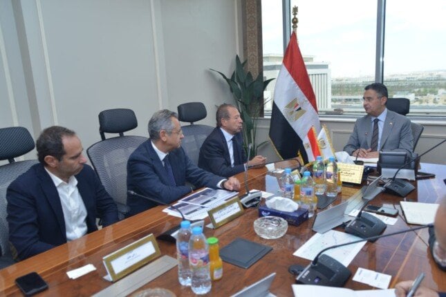 وزير التموين يتابع مع شركة أوراسكوم الموقف التنفيذي لإنشاء المخزن الاستراتيجي بالفيوم وزير التموين يتابع مع شركة أوراسكوم الموقف التنفيذي لإنشاء المخزن الاستراتيجي بالفيوم