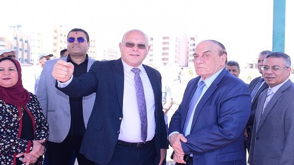غرس شجرة تحمل اسم اللواء سمير فرج في جامعة سوهاج الجديدة غرس شجرة تحمل اسم اللواء سمير فرج في جامعة سوهاج الجديدة