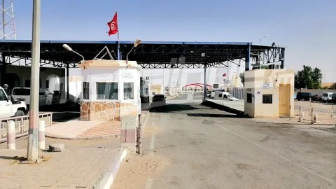 معبر “رأس جدير” بين تونس و ليبيا.. حركة متعثرة وحلول مطلوبة معبر “رأس جدير” بين تونس و ليبيا.. حركة متعثرة وحلول مطلوبة